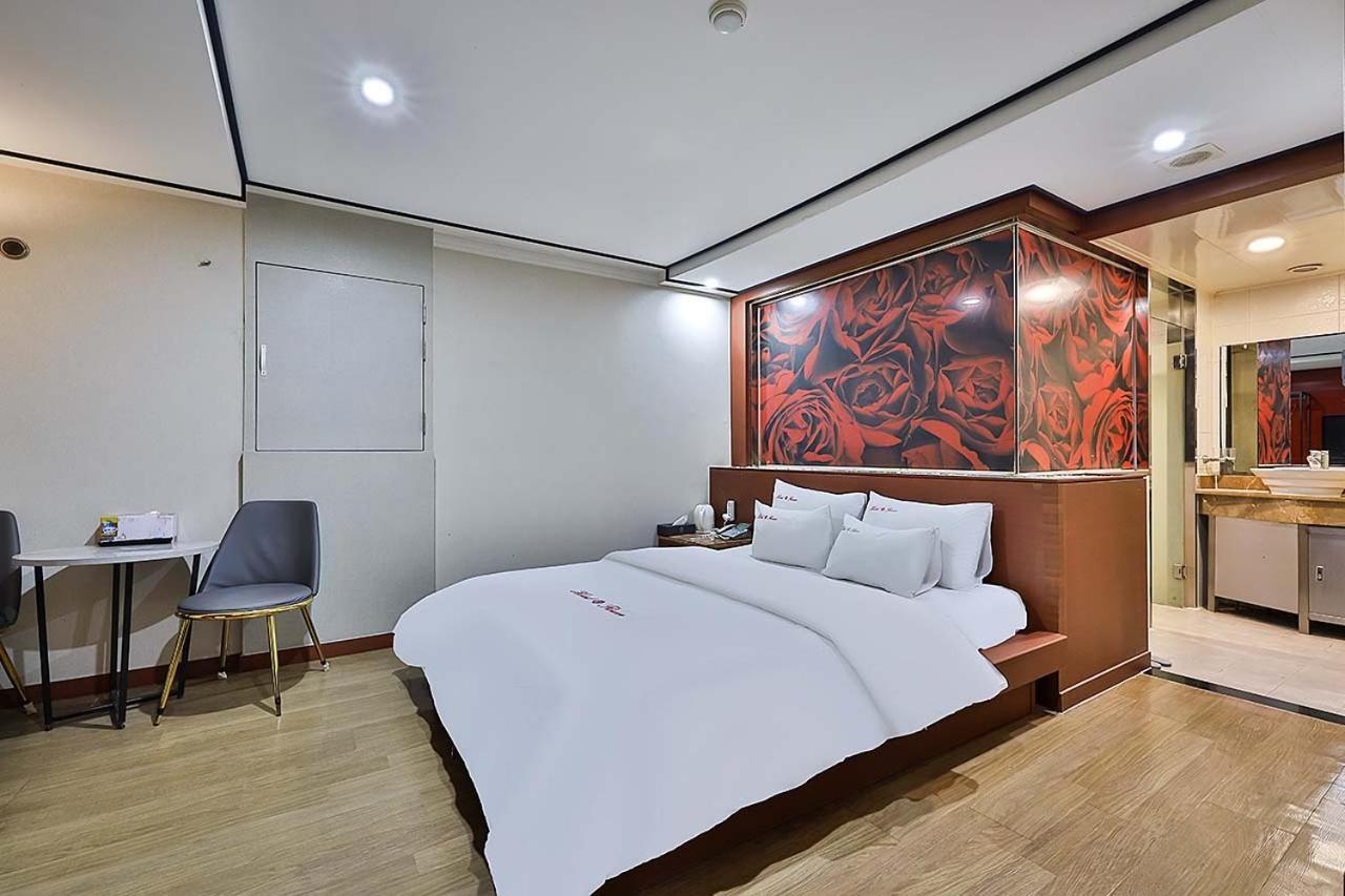 Flower Hotel Seoul Exterior photo