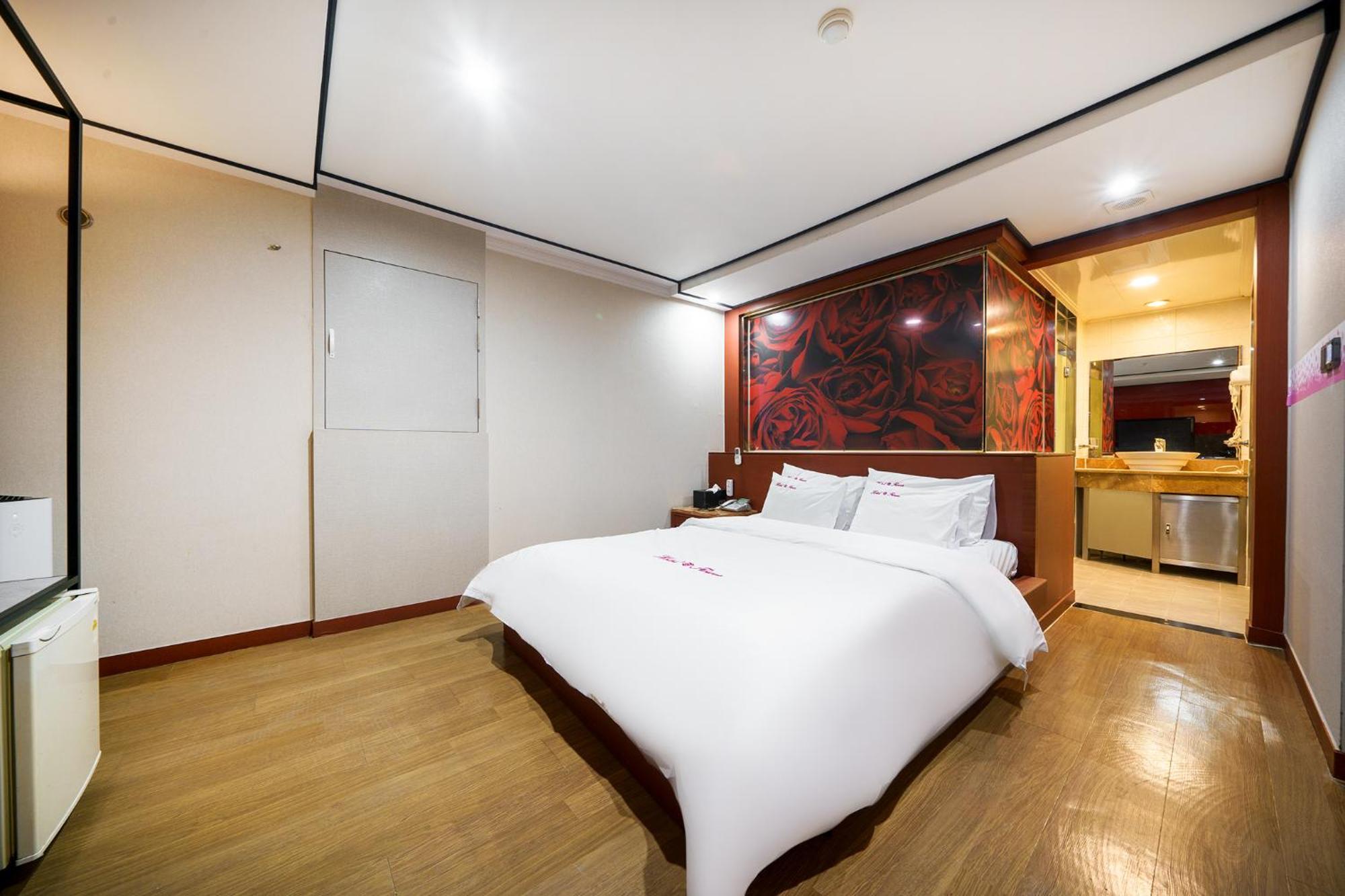 Flower Hotel Seoul Exterior photo